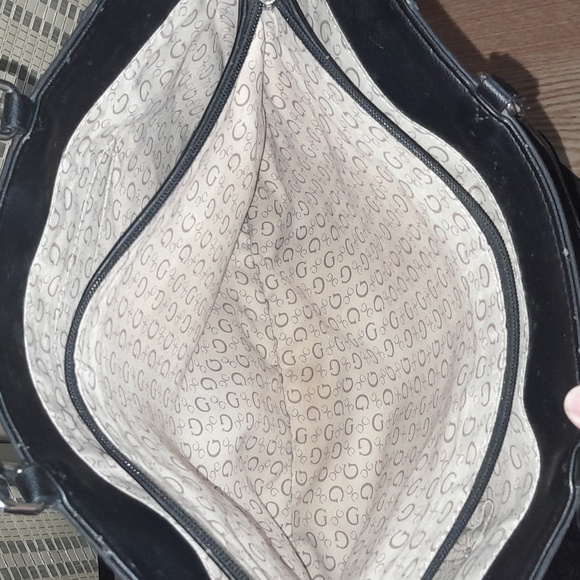 Guess Signature Logo Print Purse - Picture 7 of 11